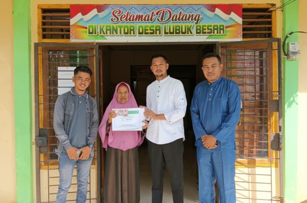 Penyaluran BLT Dana Desa Bagi Keluarga Miskin Ekstrim Triwulan Kedua Desa Lubuk Besar